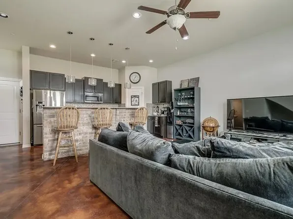 521 S Fretz Ave #4C, Edmond, OK 73003