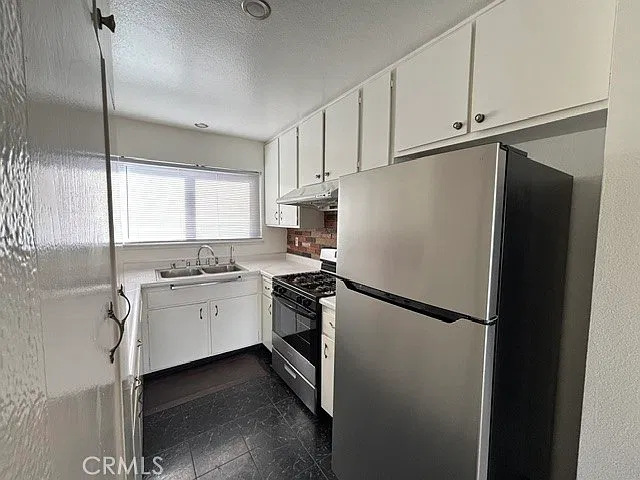 2 bed, 824 sqft, $2,750 — Photo 4