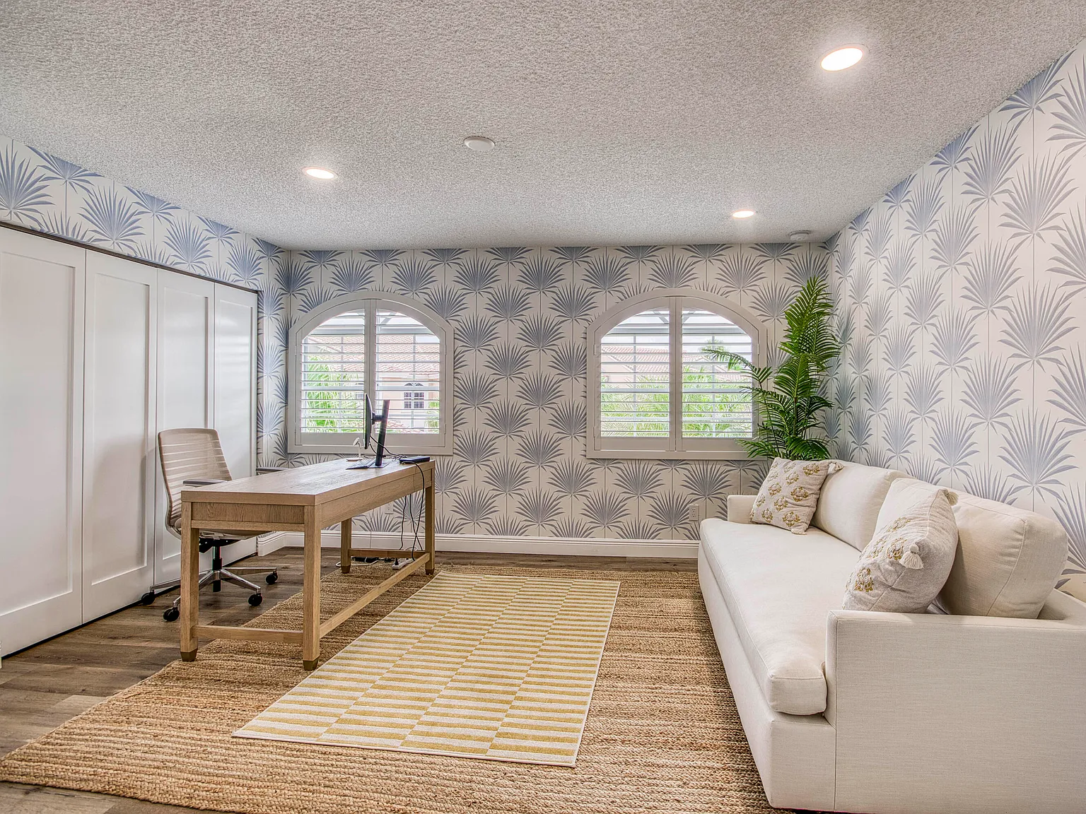 3 bed, 2.0 bath, 2072 sqft, $10,000 — Photo 4