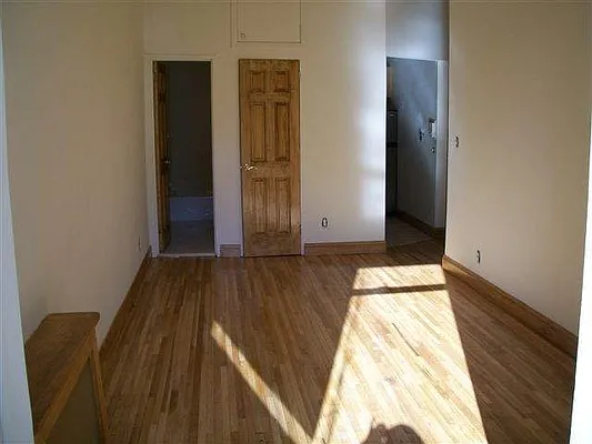 Rented by Robyn Lee, LREB | media 19