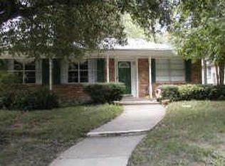 920 Bedford Ct W, Hurst, TX 76053