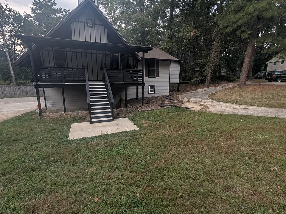 714 Robert E Lee Pkwy