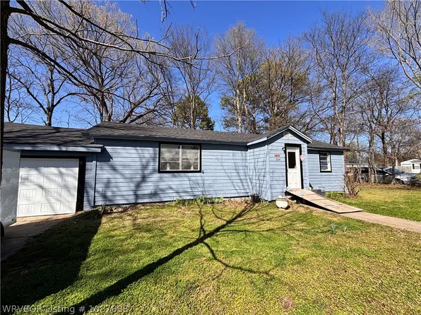 204 Choctaw St, Hackett, AR 72937