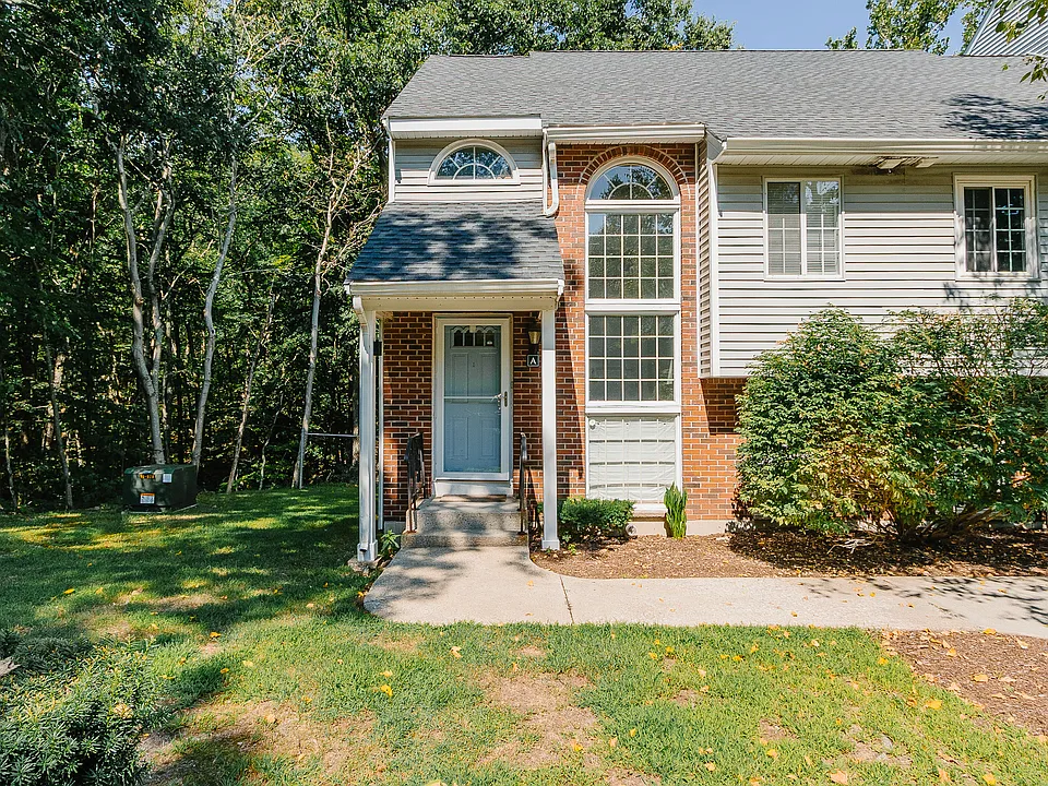 204 Tall Oaks Dr #A