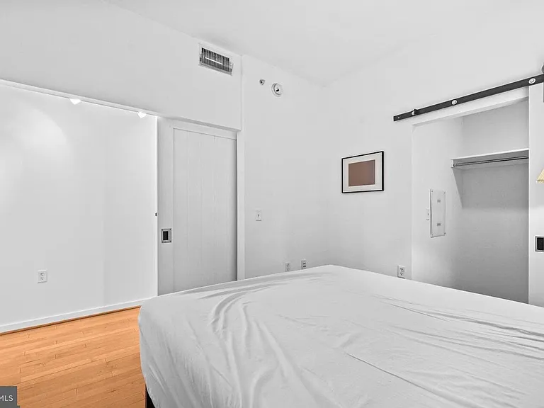 437 New York Ave NW #206 — Photo 11