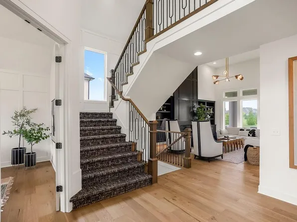 2419 W 177th Ter, Overland Park, KS 66085
