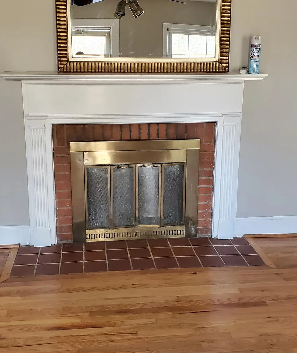 1834 Forest Rd — Photo 2