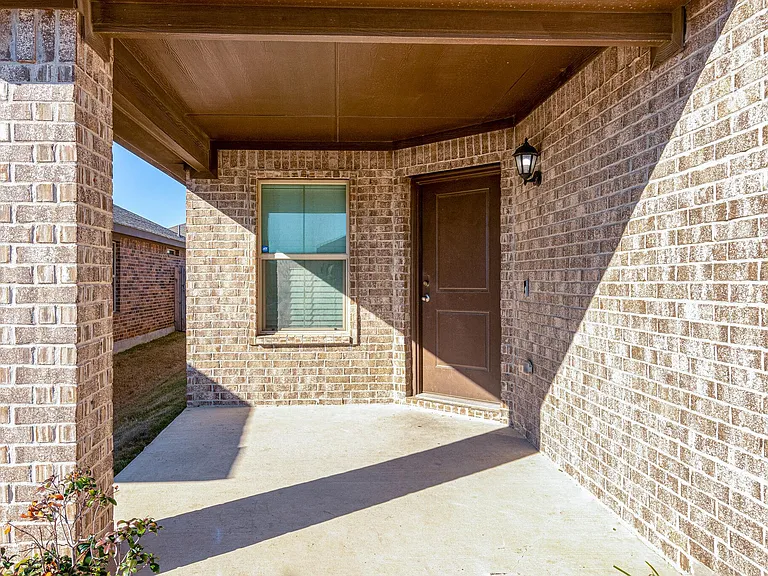 9345 Herringbone Dr — Photo 2