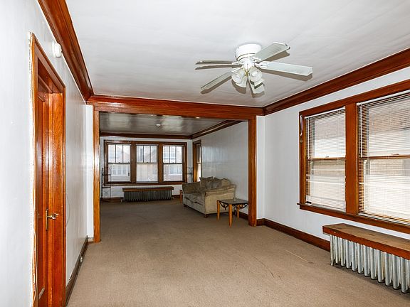 2nd image of 6734 S Artesian Ave