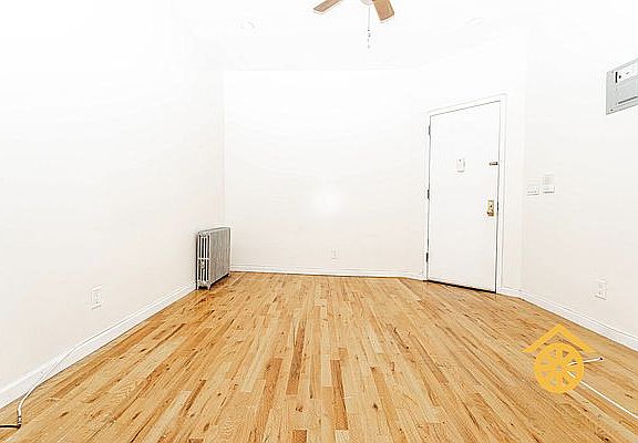 3rd image of 216 Stanhope St #1S