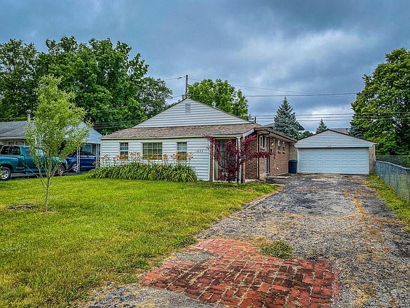 4th image of 1604 Eastfield Dr N
