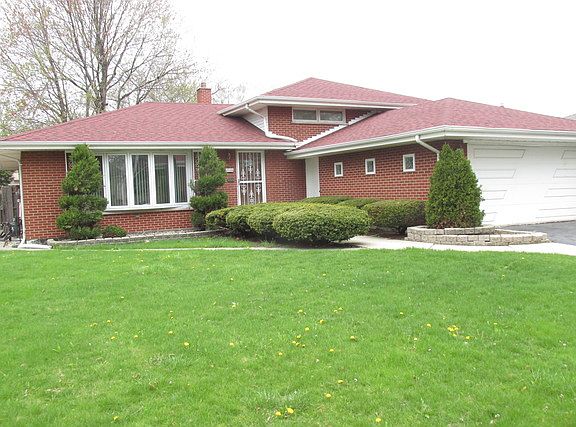 2nd image of 17126 University Ave
