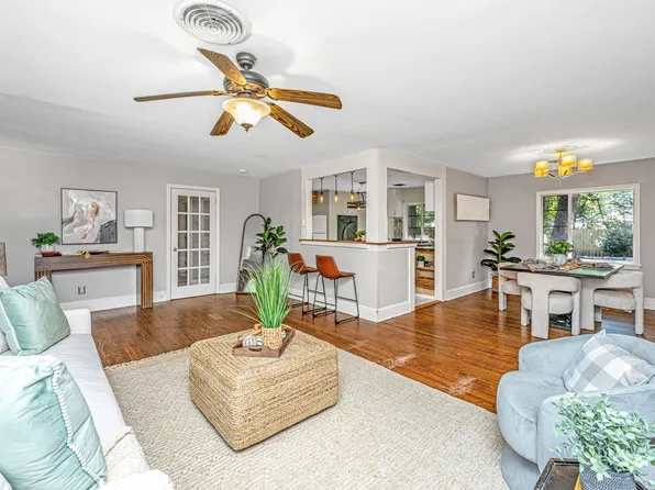 1323 S Sherwood Dr, Charleston, SC 29407