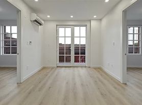 68 Gold St