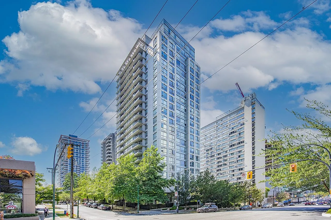 1420 Georgia St W #1601 photo 1