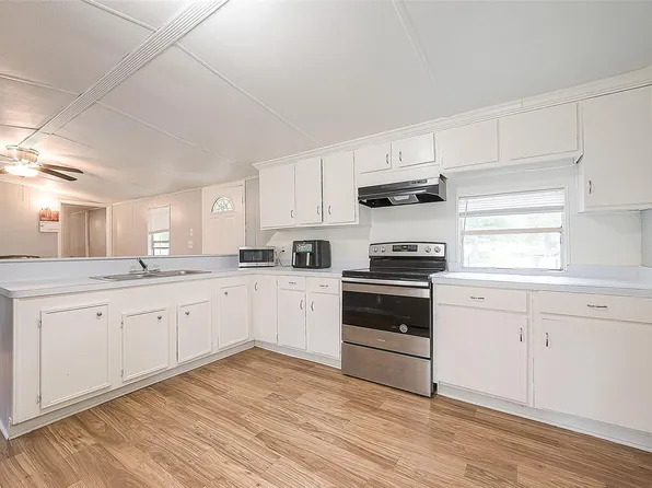 17536 White Oak Orch, Conroe, TX 77306