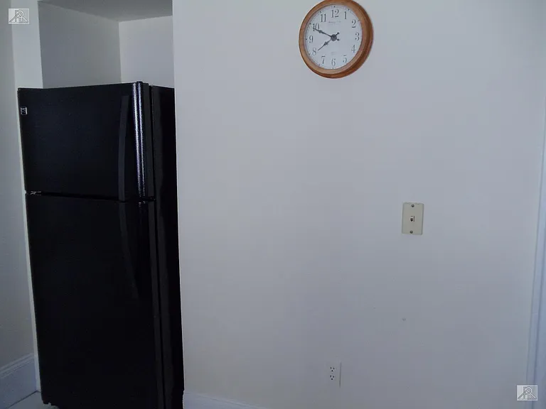 51 Falkland St #2 — Photo 8