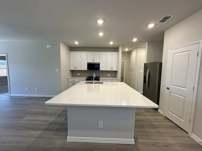 501 Dorothy Dr — Photo 4