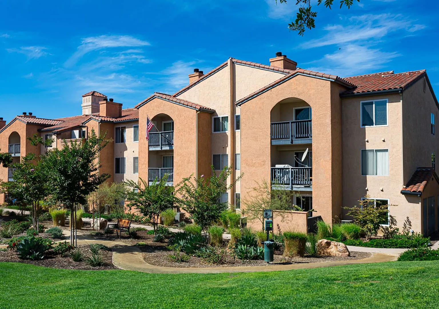Top floor condo in Gated Community! — Photo 3