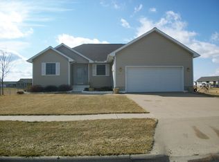 1512 10th St NW, Clinton, IA 52732