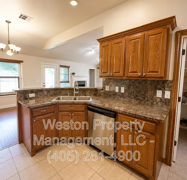 821 NW 120th Ter — Photo 4