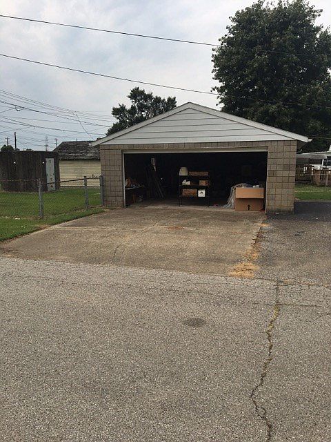 2nd image of 1936 McCulloch Ave