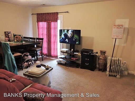 5th image of 110 Bonair St
