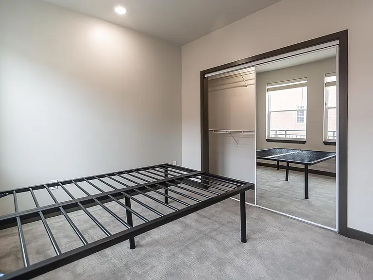 The Bentley Apartments — Photo 25