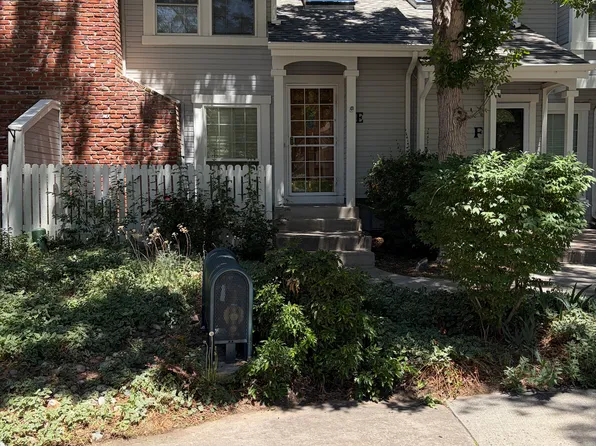 2811 W Long Dr APT E, Littleton, CO 80120