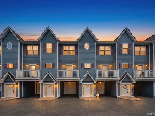 (undisclosed Address), Farmingdale, NY 11735