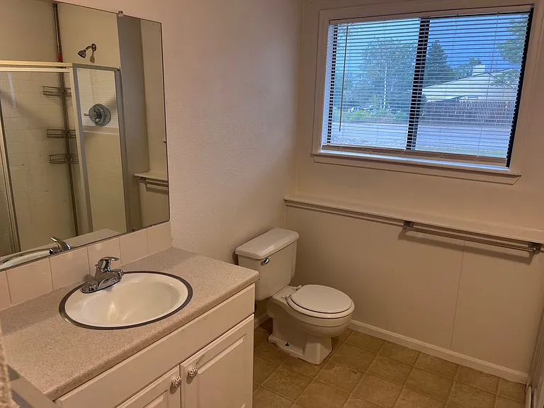 2313 Yorkshire St — Photo 10