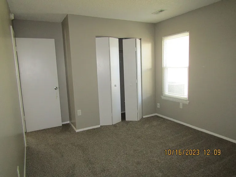 1256 Eaglewood Dr — Photo 29