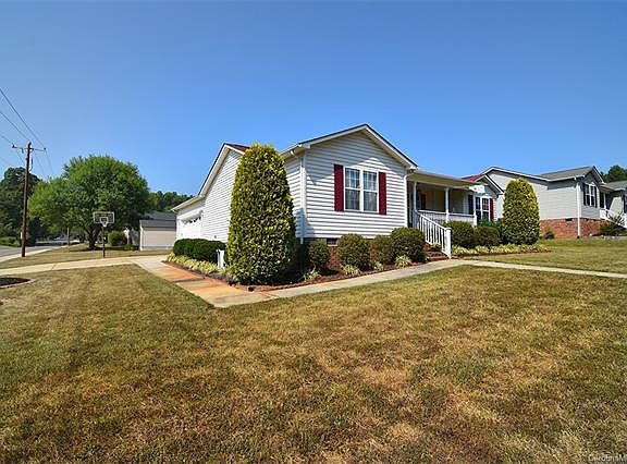 3rd image of 701 Bowen Dr