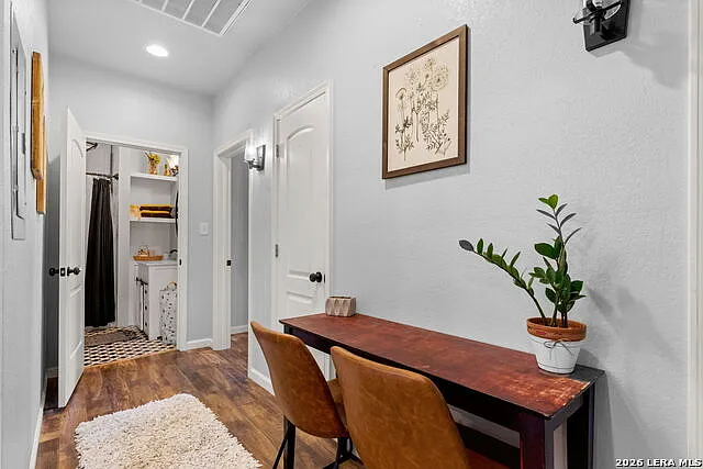 903 Potomac — Photo 10