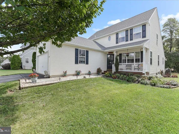 776 W Glenview Dr, West Grove, PA 19390