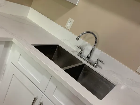 1536 W Wardlow Rd APT 11, Long Beach, CA 90810