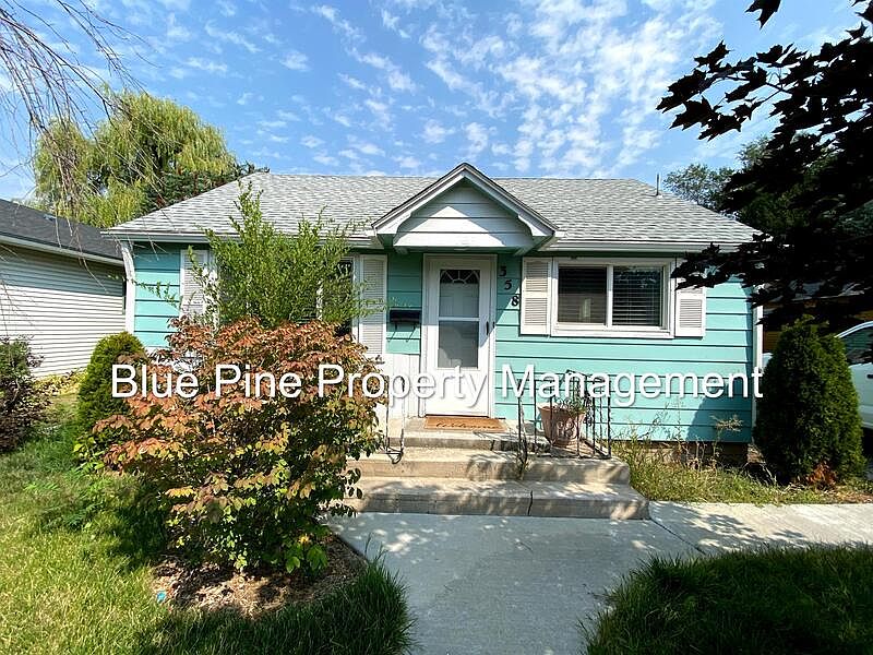 1st image of 358 W 17th St