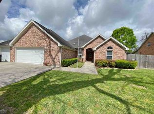6735 Capitol St, Groves, TX 77619