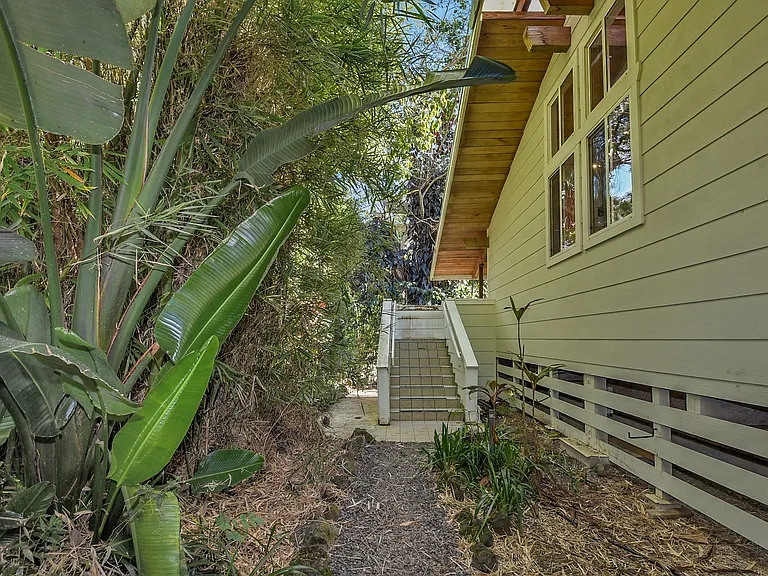 Tropical 3 Bedroom Retreat on Coffee Farm in Kealakekua — Photo 6