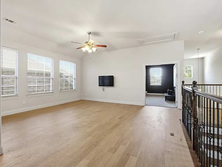 328 Anna Ave — Photo 11