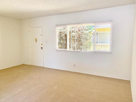 2nd image of 319 Bungalow Dr #B