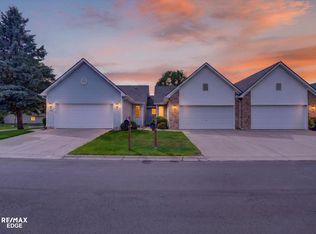 1074 Julie Dr, Davison, MI 48423
