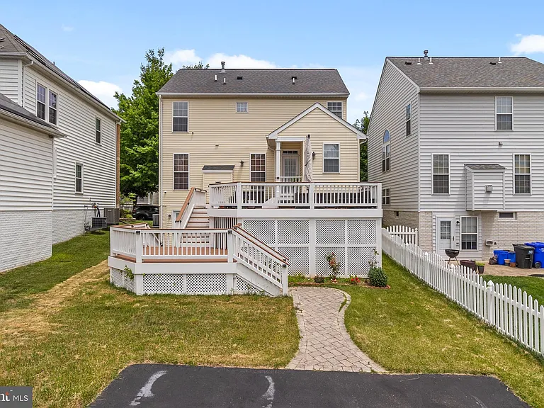 19028 Noble Oak Dr — Photo 3