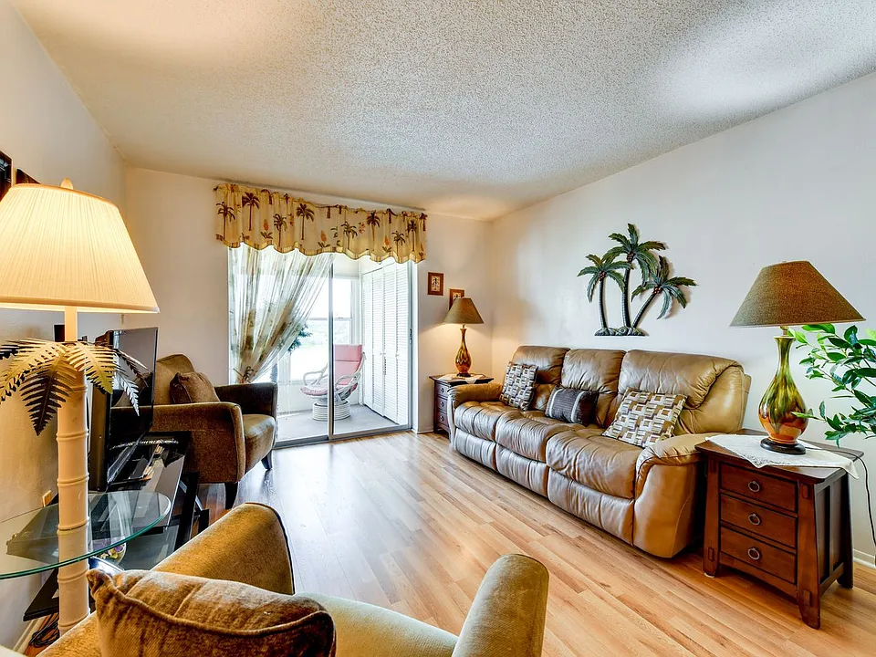 3817 Lake Bayshore Dr #4-ID1583821P