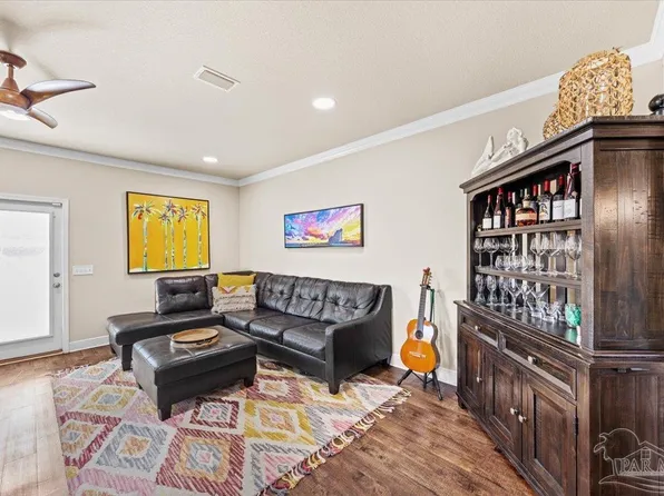 8837 Brown Pelican Cir, Navarre, FL 32566