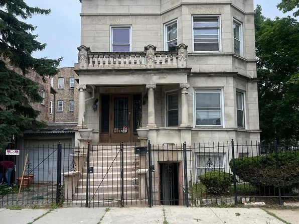 3136 W Douglas Blvd, Chicago, IL 60623