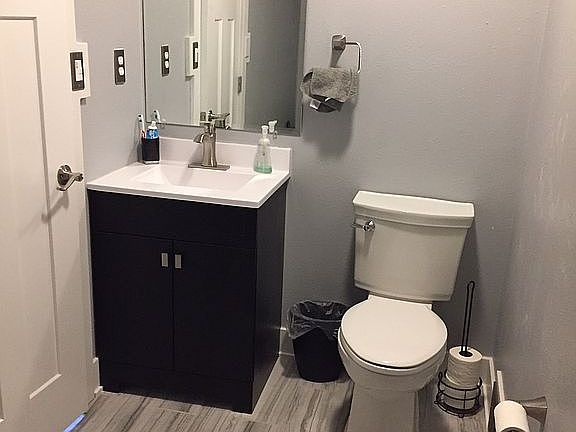 Updated 1/2 bathroom 