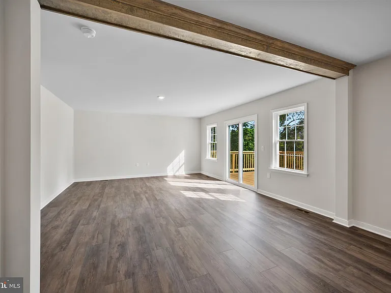 106 Mate Ct — Photo 10
