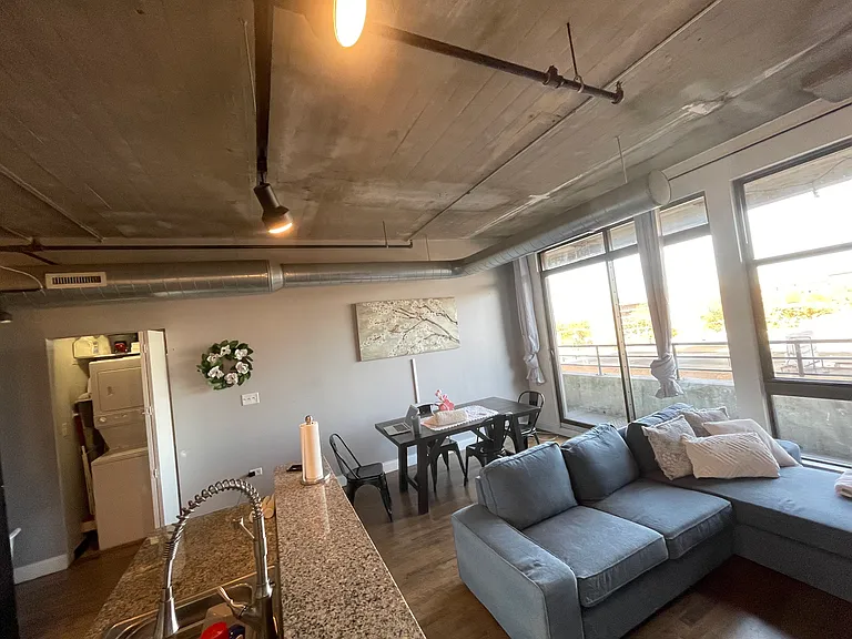 1550 S Blue Island Ave #608 — Photo 4