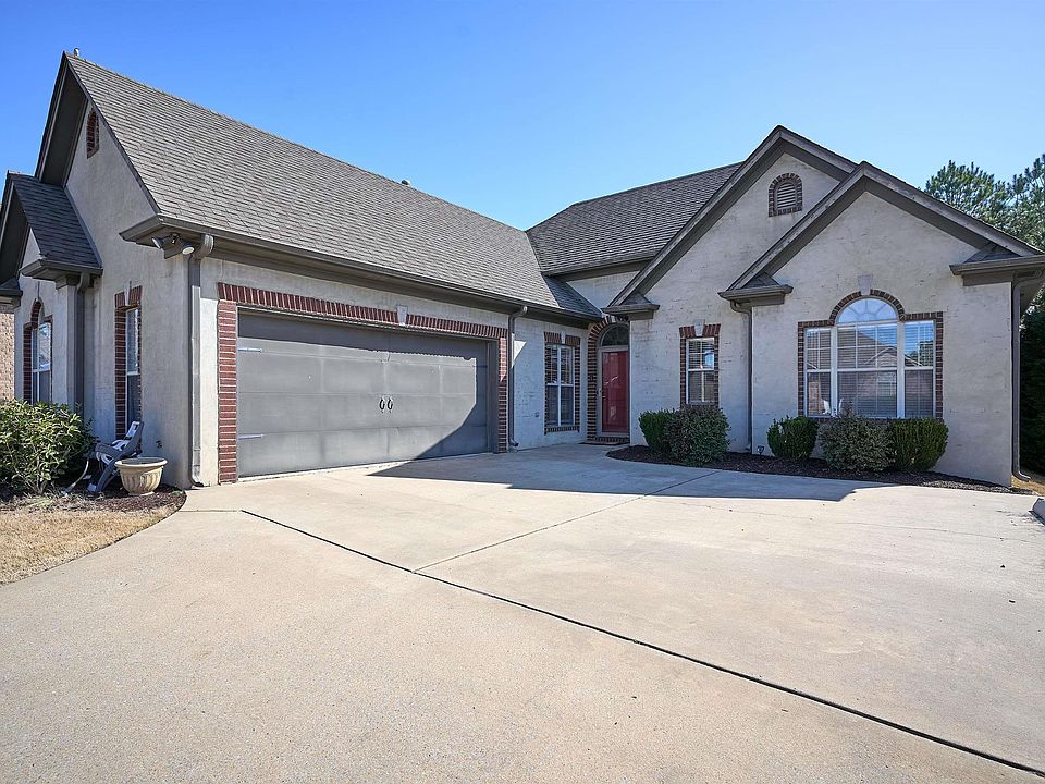 2nd image of 2907 Summit Dr